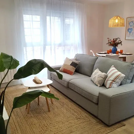 Junto A Ayuntamiento Y Playa Apartment *